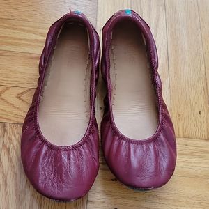 Tieks burgundy Sz 7
